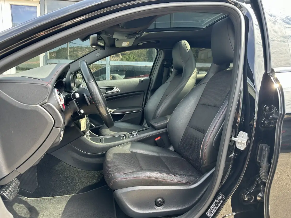 Mercedes GLA 220 cdi 170ch Pack AMG 4 Matic