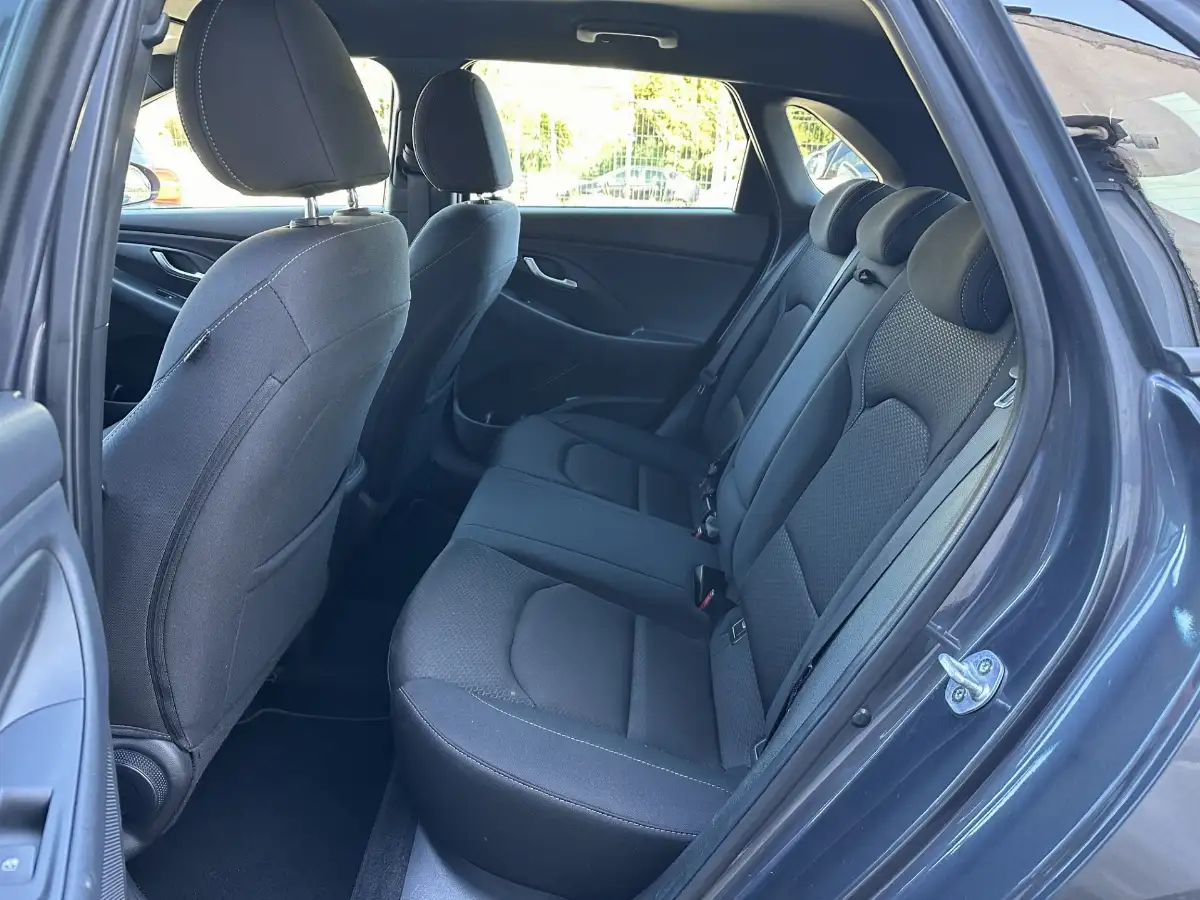 HYUNDAI I30 1.6 CRDI 115CH BOITE AUTOMATIQUE