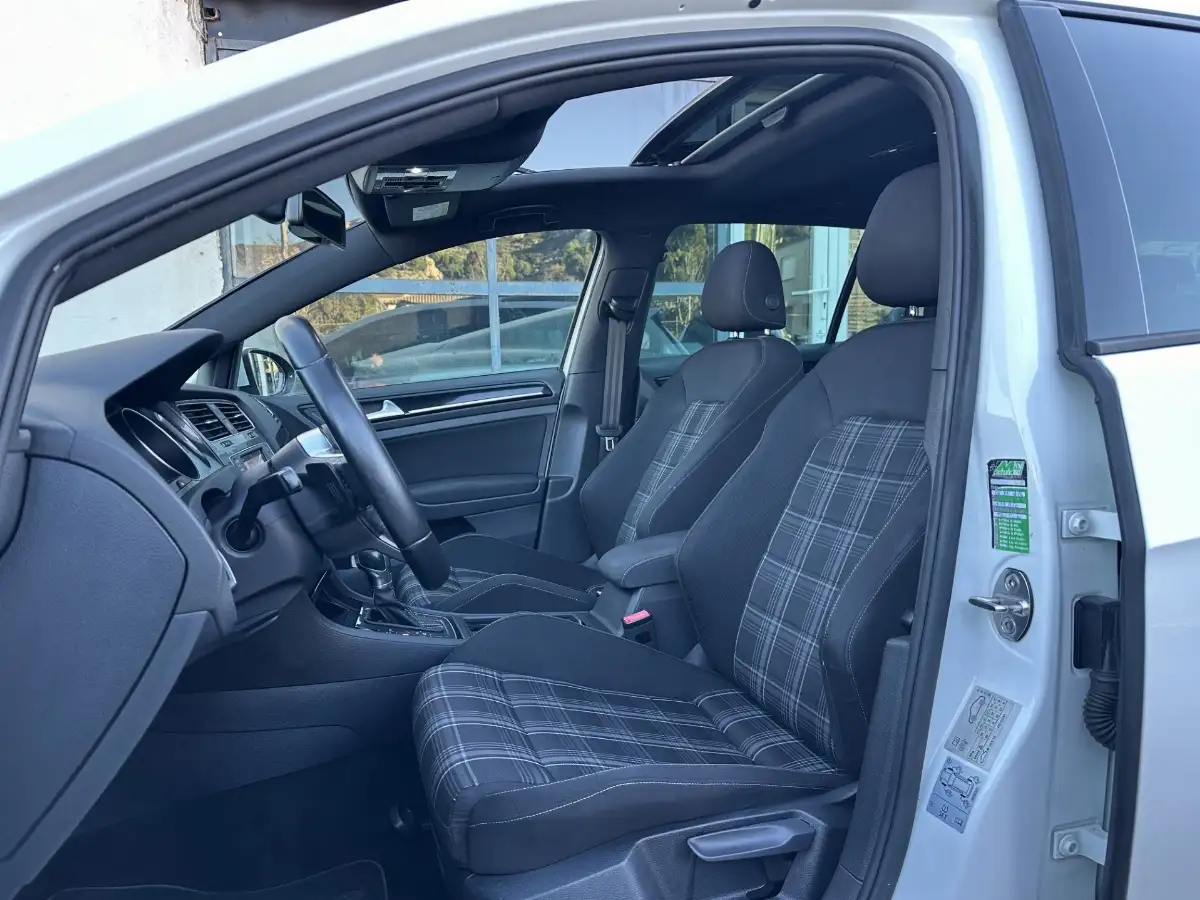 Volkswagen Golf 7 GTD 184ch DSG6 Toit Ouvrant