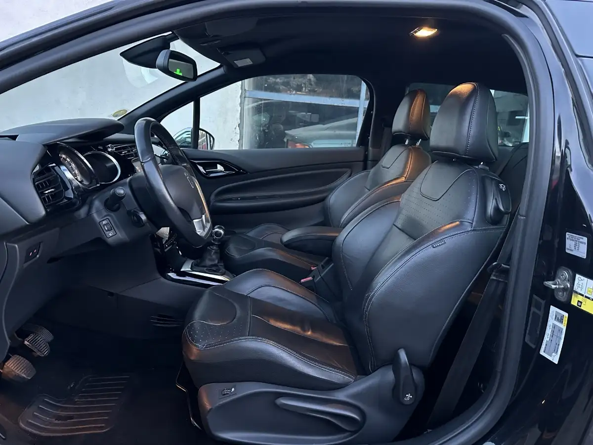 DS3 1.6 Blue Hdi 120ch Dark Light