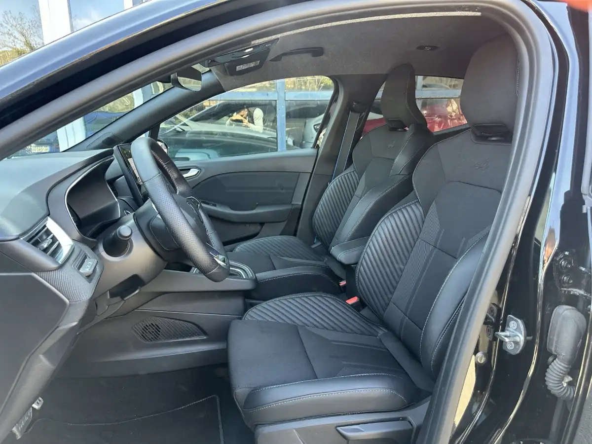 Renault Clio V 145ch E-Tech Esprit Alpine 5 000 KMS