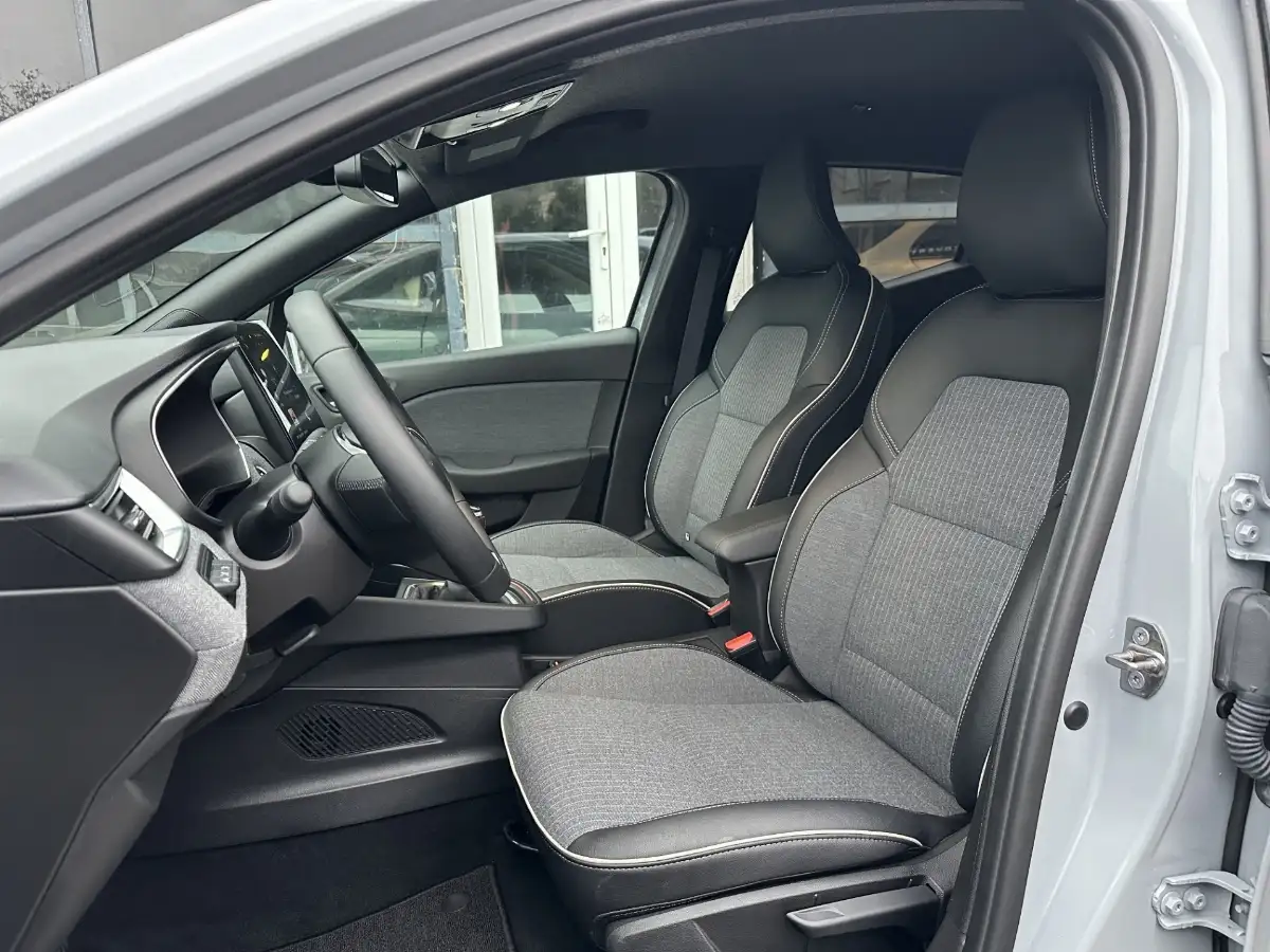 Renault Clio V 1.0 TCe 90ch Techno 3 800 KMS