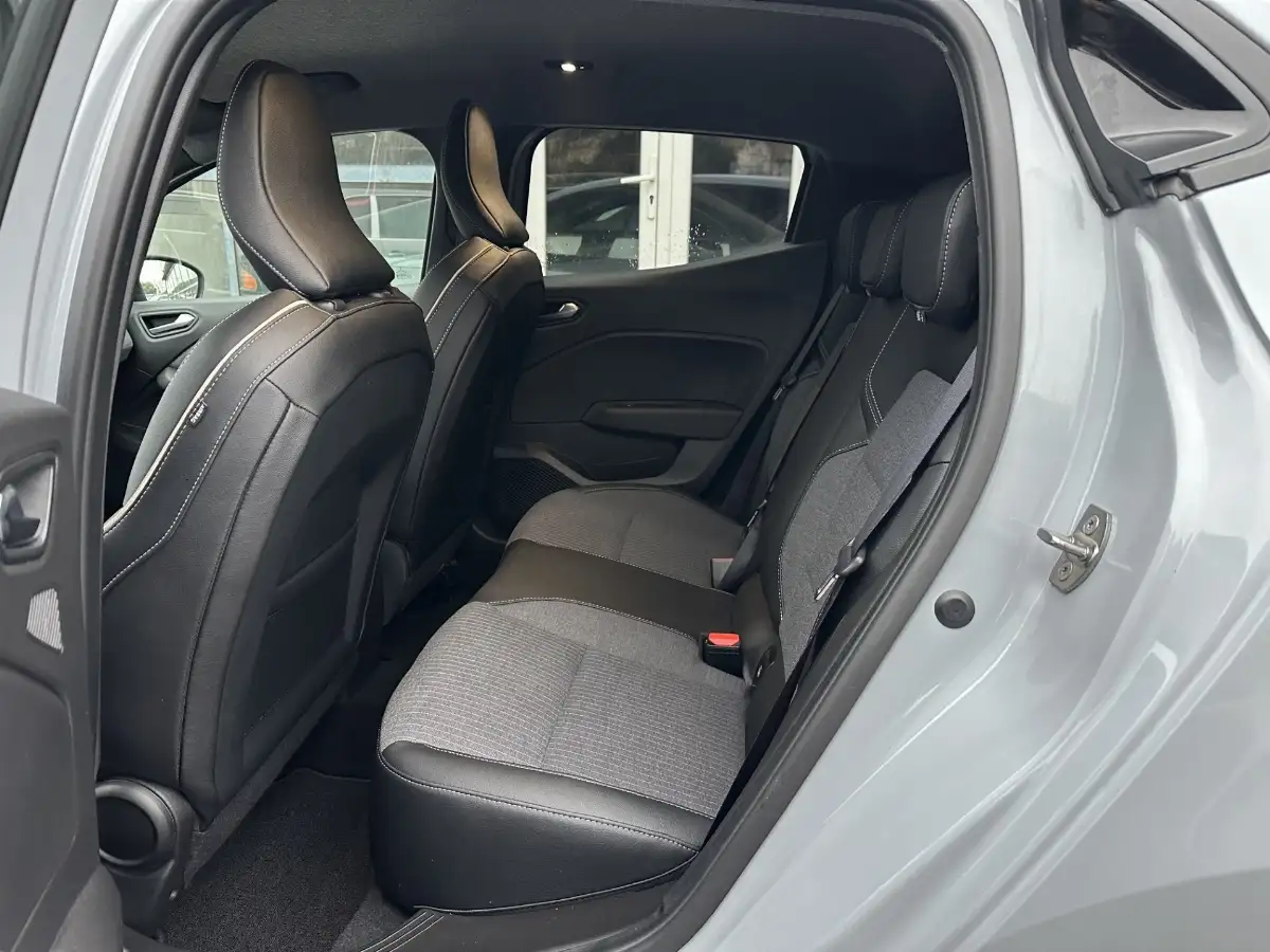 Renault Clio V 1.0 TCe 90ch Techno 3 800 KMS