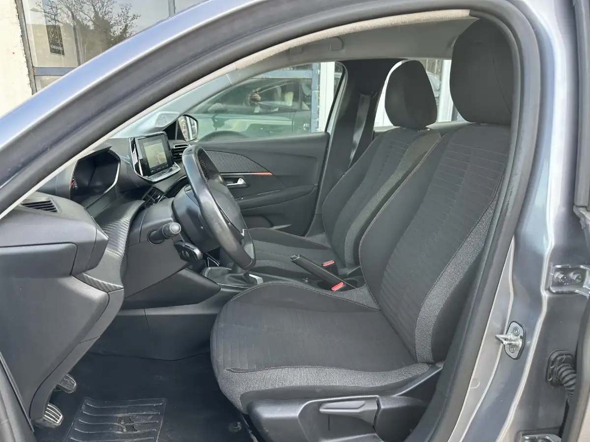 Peugeot 208 1.5 Blue HDI 100ch 1ERE MAIN TVA RECUPERABLE