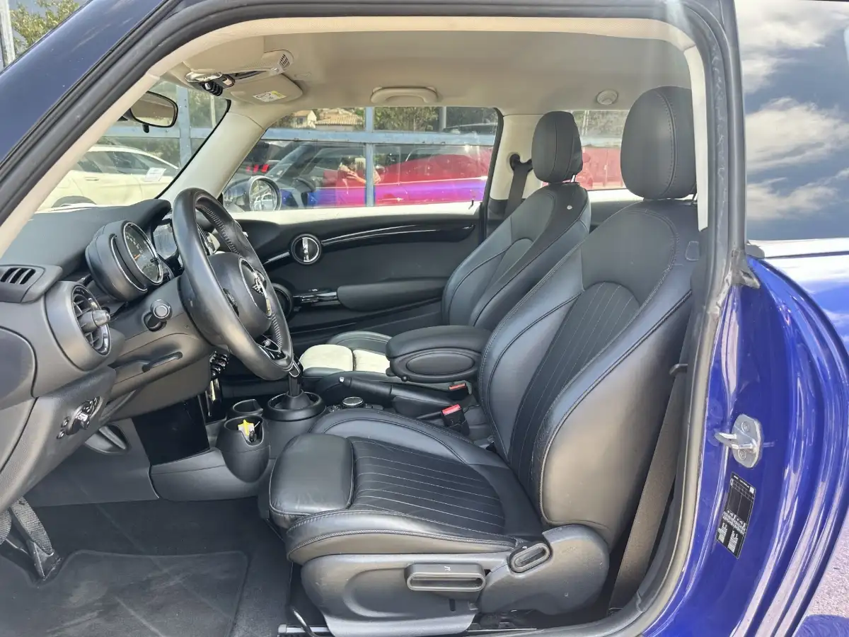 Mini Cooper 136 ch BVA7 YOURS