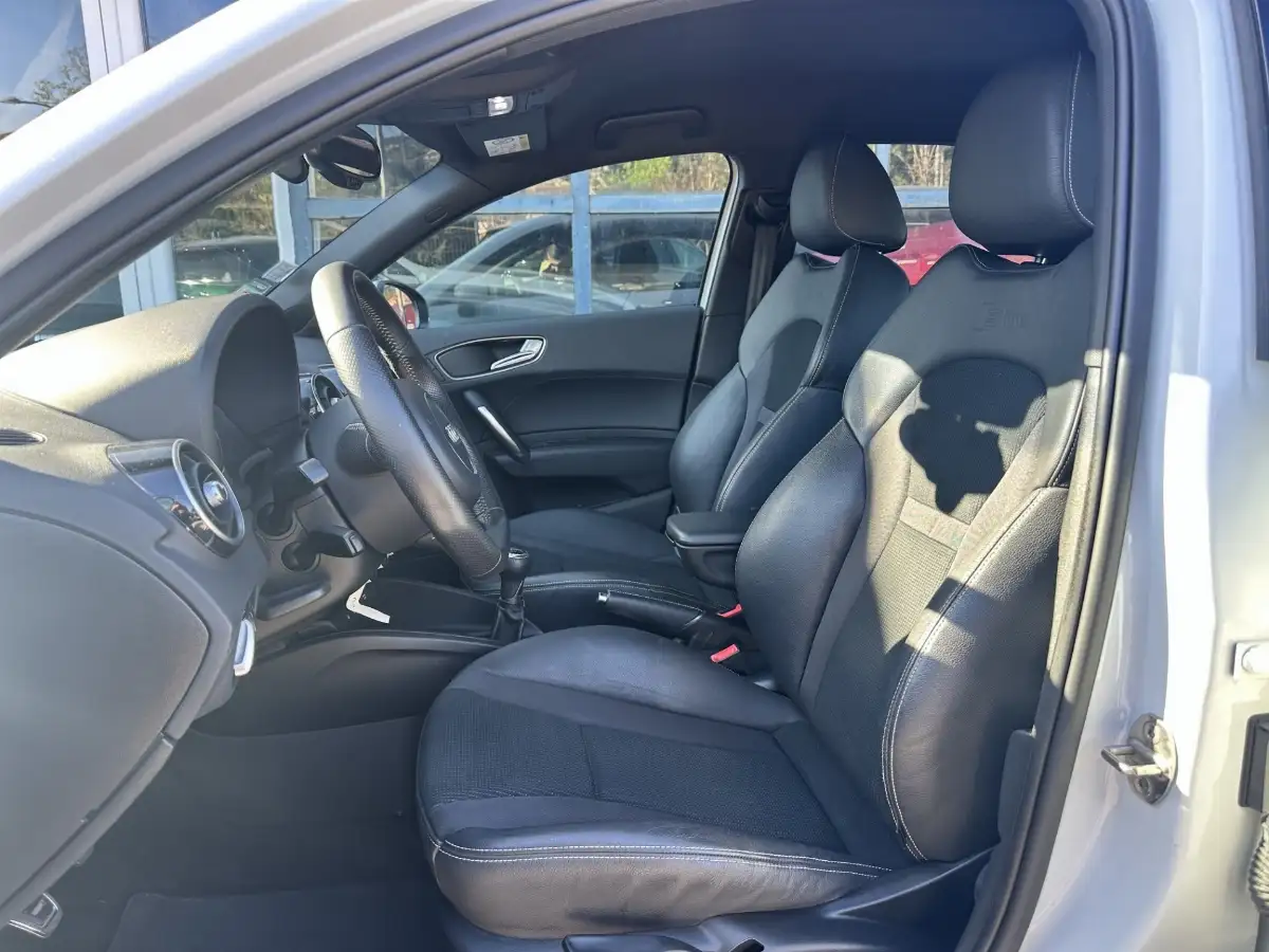 AUDI A1 Sportback 1.6 TDI 116ch Sline