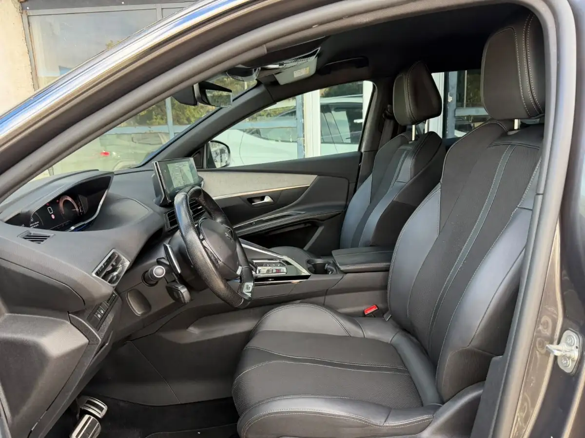 Peugeot 3008 1.5 Blue HDI 130ch GT 1ERE MAIN TVA RECUPERABLE