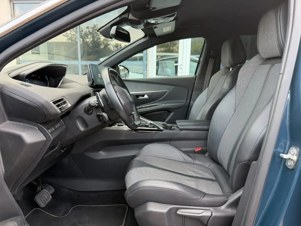 Peugeot 3008 Hybrid 180ch Allure Pack 1ERE MAIN TVA RECUPERABLE